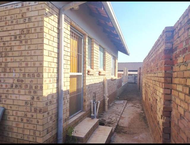 3 BEDROOM PROPERTY TO RENT IN BENDOR
